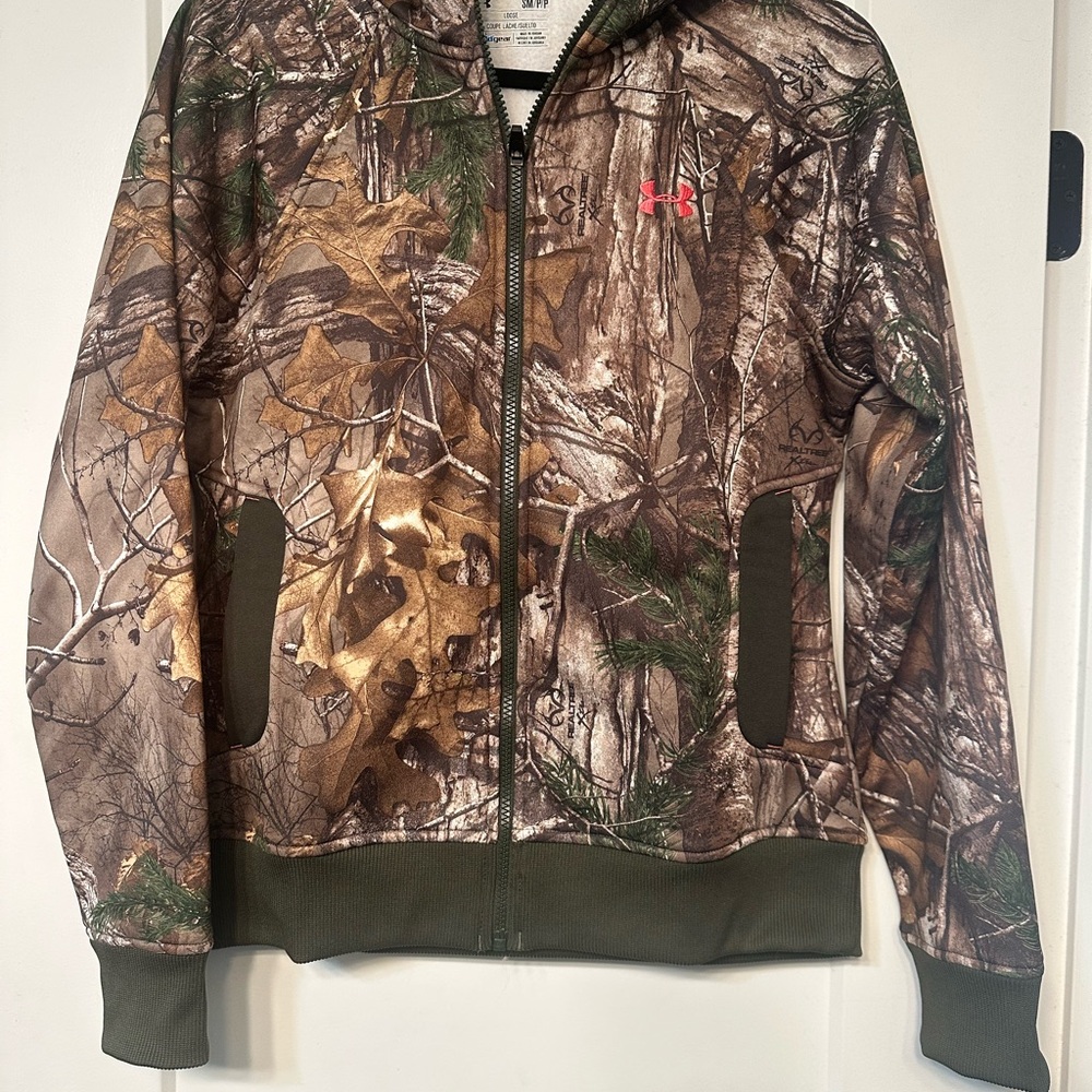 NWOT Under Armour Camouflage cold gear zip up